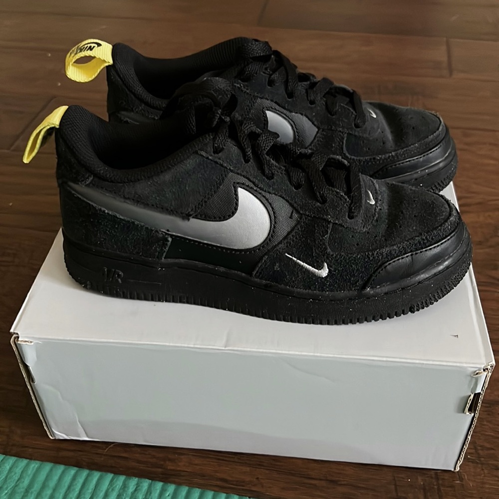 Boys 4.5 nike